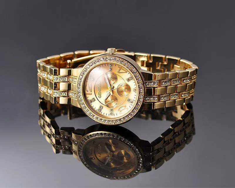 Classic Unisex Rhinestone Round CZ Quartz Dial Wrist Watches