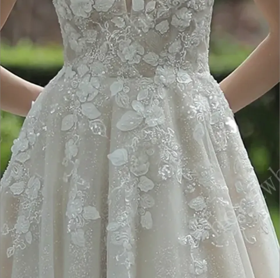 Elegant Floral Lace Wedding Dress with Off-Shoulder Straps